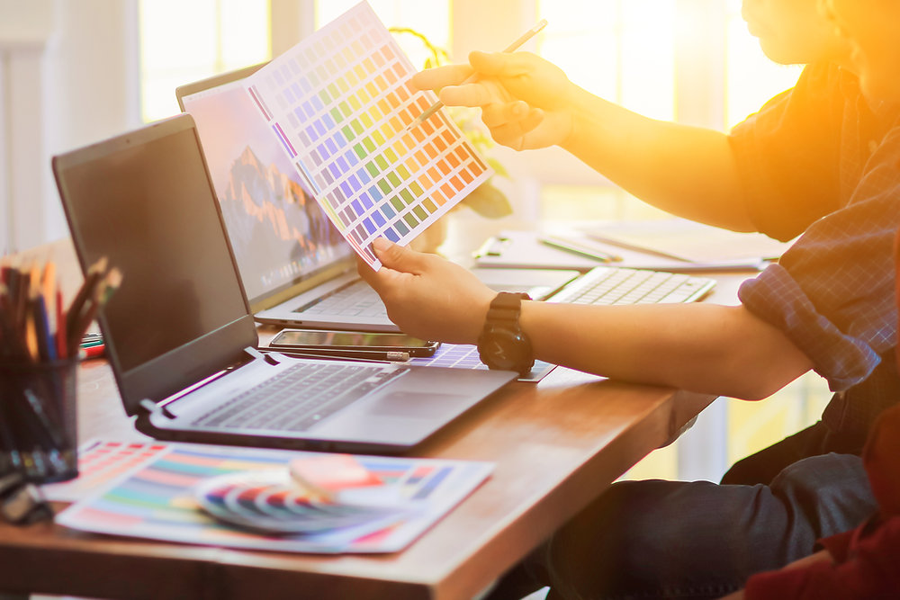 Does the color of the logo affect success?